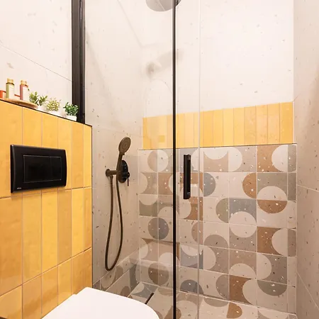 New Downtown Bliss - A Homelike Haven *