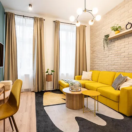 New Downtown Bliss - A Homelike Haven Apartment *