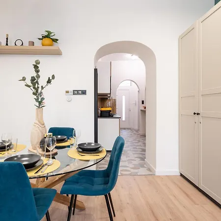 Apartment New Downtown Bliss - A Homelike Haven Budapest