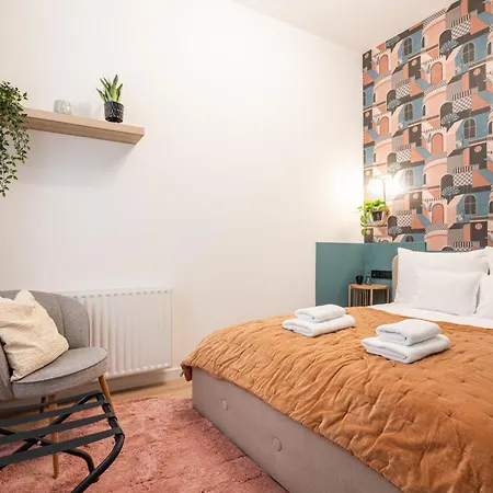 New Downtown Bliss - A Homelike Haven Apartment