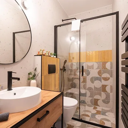 New Downtown Bliss - A Homelike Haven Apartment *