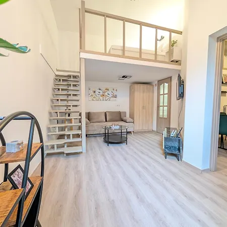Apartment Rumbach 1 *