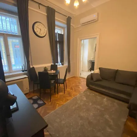 Berger Apartment *