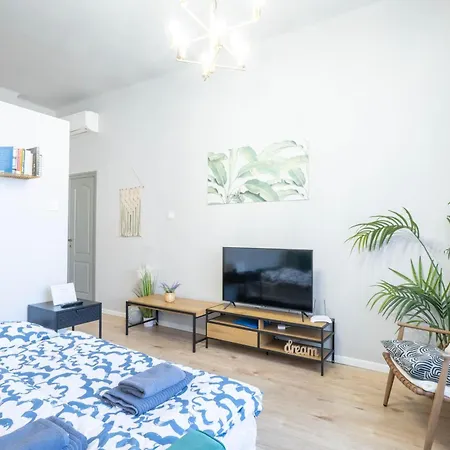 Apartment Stylish Broadway Near Parliament Z30 *