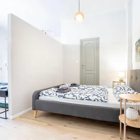 Stylish Broadway Near Parliament Z30 Apartment *