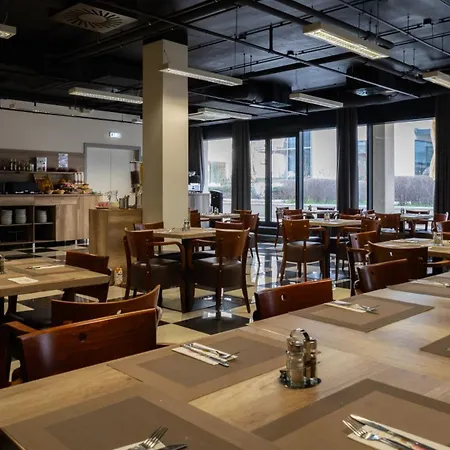 迪威尔第公寓酒店 4*