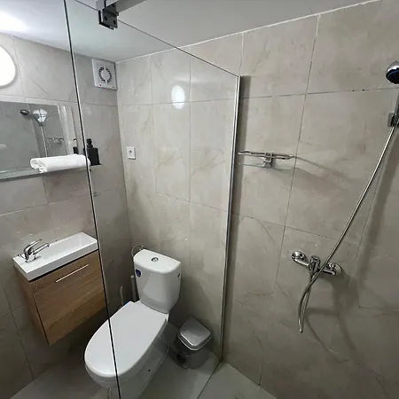 Iza-szondi Homes Διαμέρισμα
