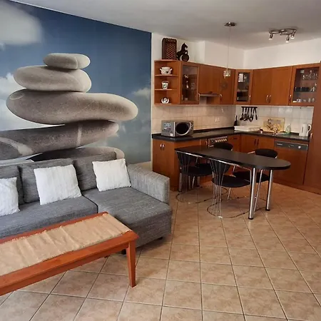 Bok - Modern 2br W Balcony, Free Indoor Parking! *