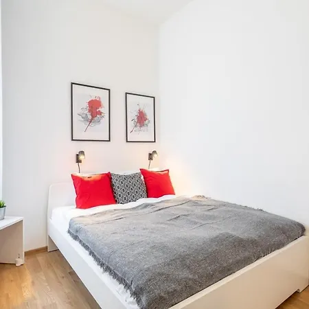 Excellent Location Magnificent Flat Apartment *