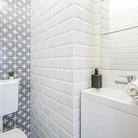 Excellent Location Magnificent Flat Apartment *