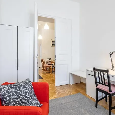Excellent Location Magnificent Flat Apartment *