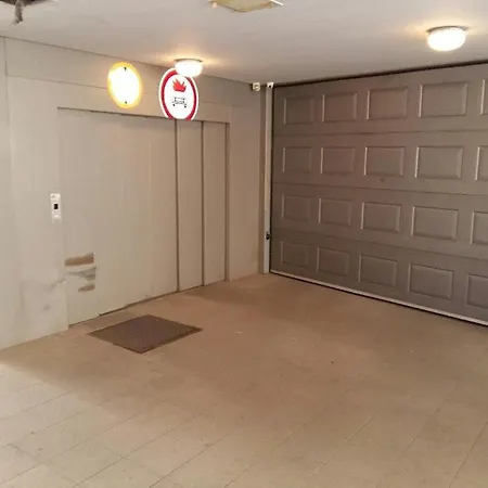 Apartment Bok - Modern 2br W Balcony, Free Indoor Parking! Budapest