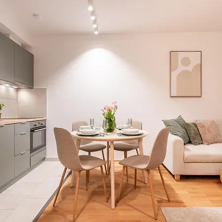 Leda Private Apartment *