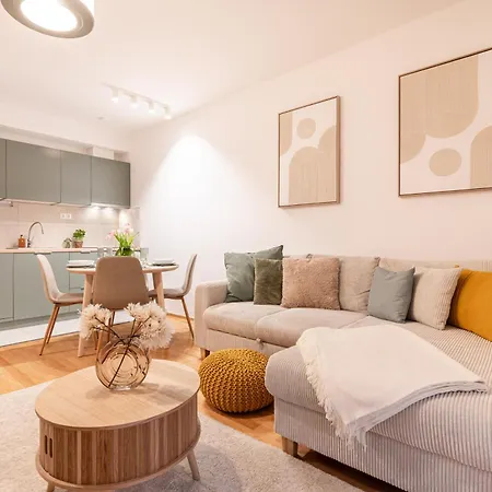 Leda Private Budapest