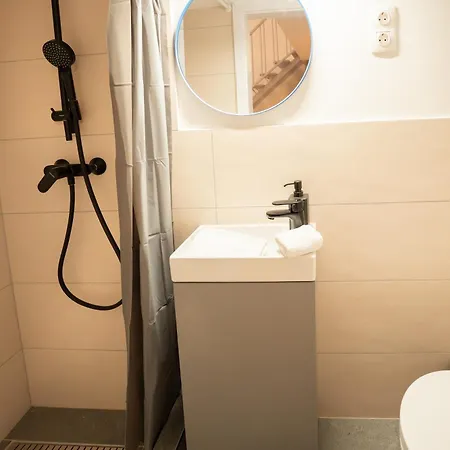 Apartment I Got 5 On It - Brand New By Pink Flamingo Budapest