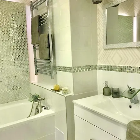 White Luxury Apartment Budapest
