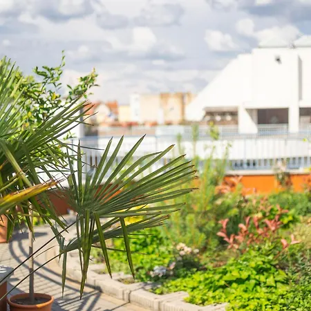 Rooftop With Underground Parking Szálloda 3*
