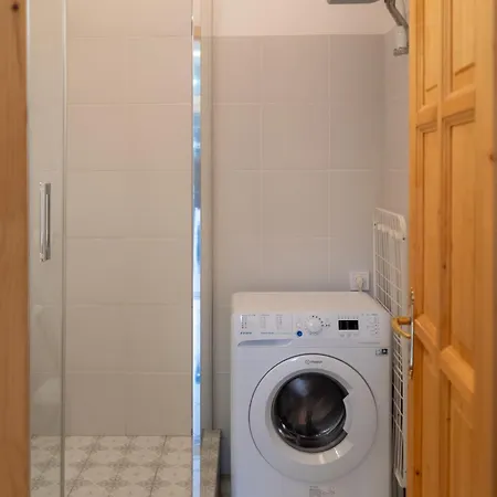 Apartment Cozy In Akacfa Street
