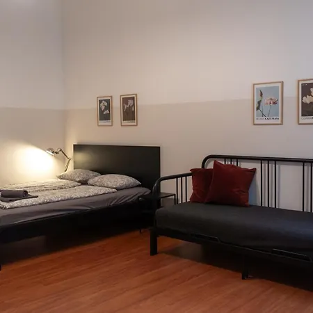 Cozy In Akacfa Street Apartment