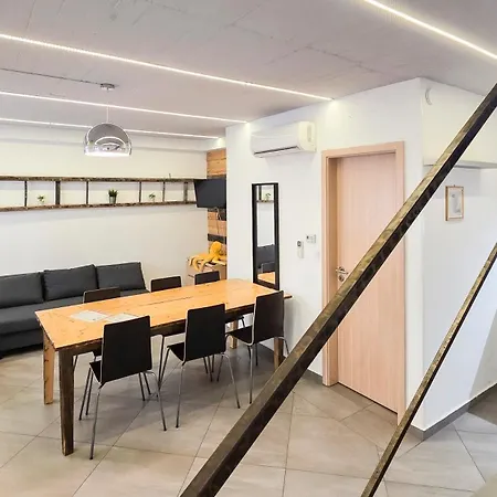 Apartament Upartments