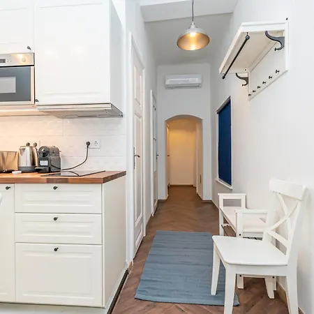 Gozsdu Court Szelenyi Apartment *