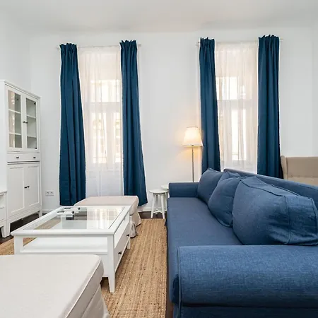 Gozsdu Court Szelenyi Apartment