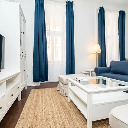 Gozsdu Court Szelenyi Apartment *