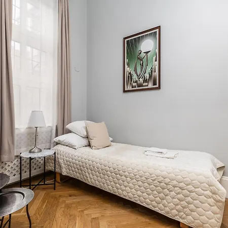 Apartment Spacious Victorian By Grand Boulevard *