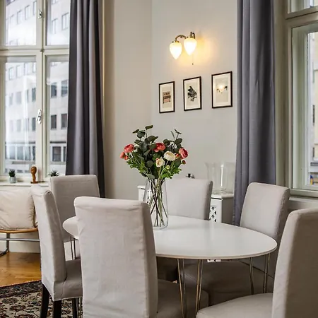 Spacious Victorian By Grand Boulevard Budapest