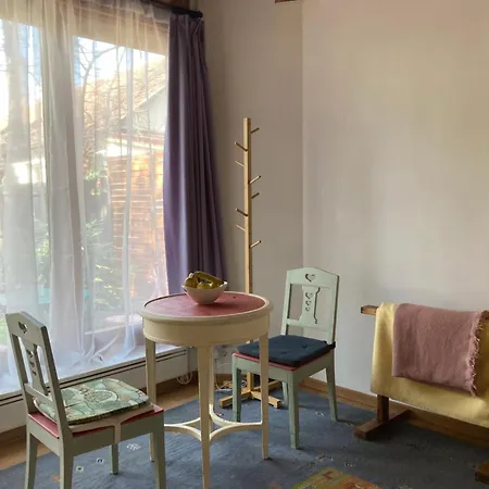 Katies Tiny House * Budapest
