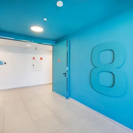 Modern Riverfront With Free Parking Daire *