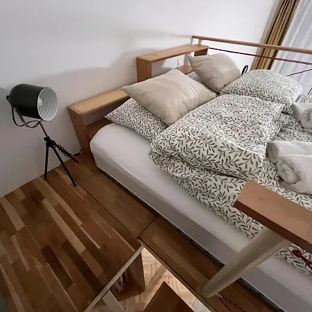 Hernad21 Apartamento *