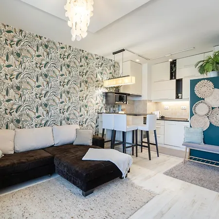 Lovely - Free Garage - Balcony Appartamento *