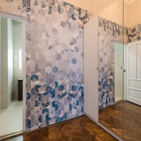 Venus - Paulay Ede Ii Budapest