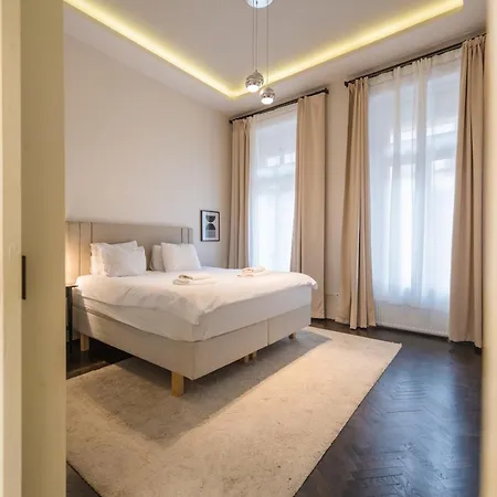 Venus - Paulay Ede Ii Budapest