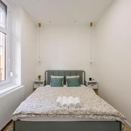 Διαμέρισμα Located Grand With 4 Bedrooms *