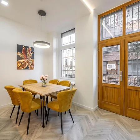 Διαμέρισμα Located Grand With 4 Bedrooms