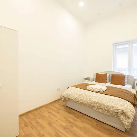 Διαμέρισμα Located Grand With 4 Bedrooms *