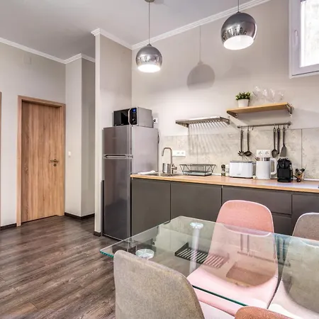 Akacfa-a13 Center 2 Bedroom Apartment