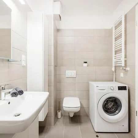 아파트 Stylish Living With Private Terrace
