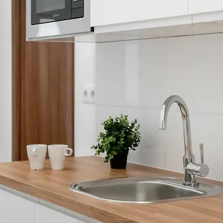 Apartment Cozy New With Air-conditioning *