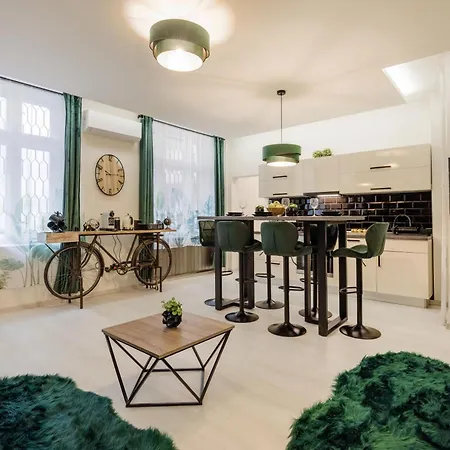 Hideaway With Jungle Vibes * Budapest