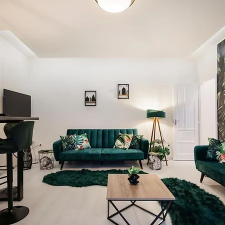 Hideaway With Jungle Vibes Apartment *