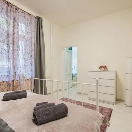 Apartment Hideaway With Jungle Vibes *