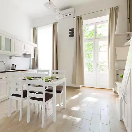 R39 Twin I And Ii - Center Market Garden With Ac * Budapest