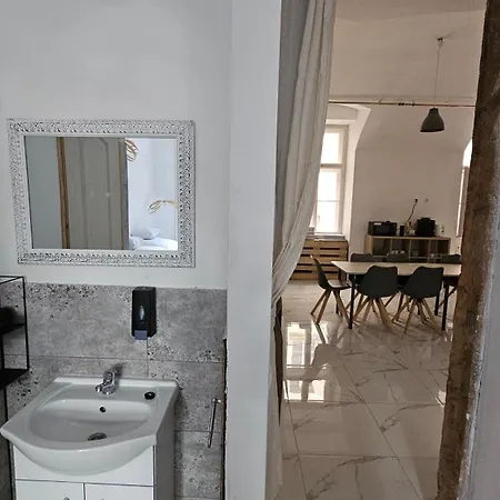 Endor - 4 Bedrooms, 5 Bathrooms, 1 Livingroom With Kitchen 아파트 *