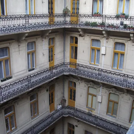 Klauzál Hostel Budapeşte
