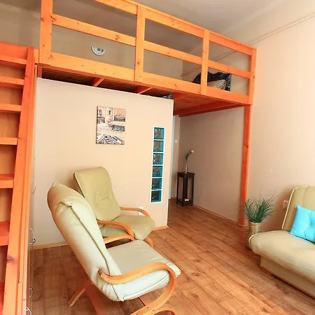 Apartman R7 *