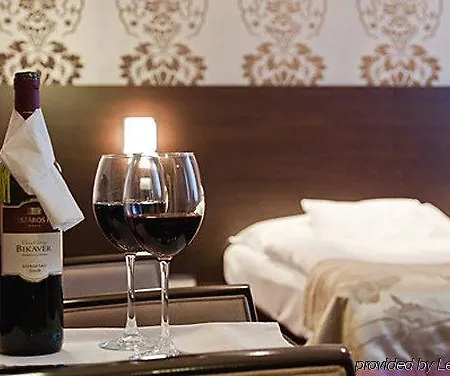 Carat Boutique 4*