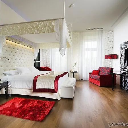 Iberostar Grand מלון